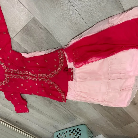 Lehenga - Picture 3 of 3